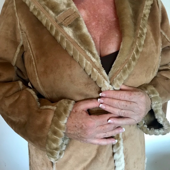 Long cozy winter jacket. Hardly used in Florida - Picture 2 of 6